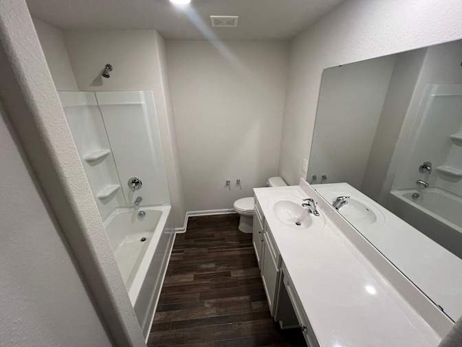 Alcove Rooms's room