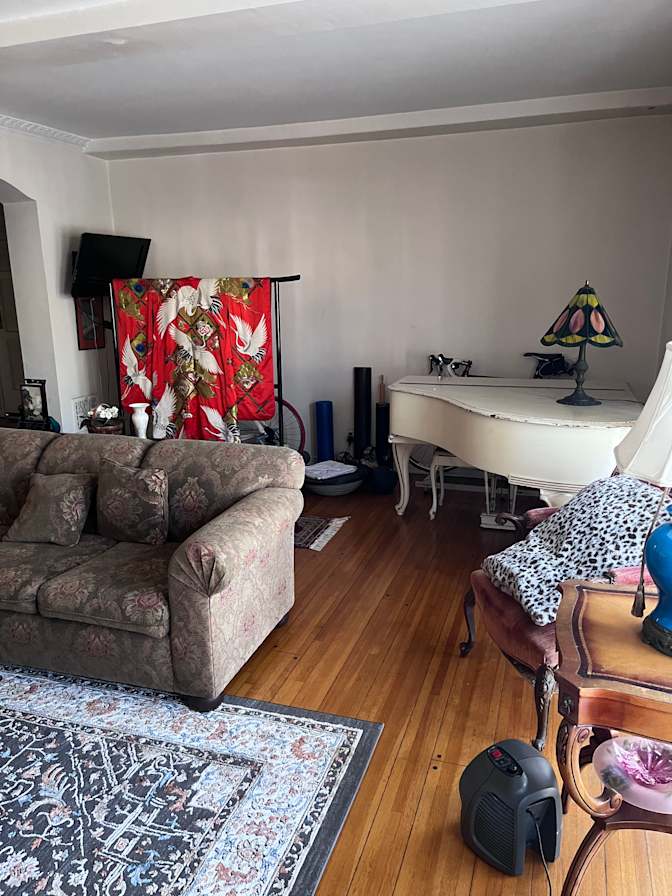 Tom's room