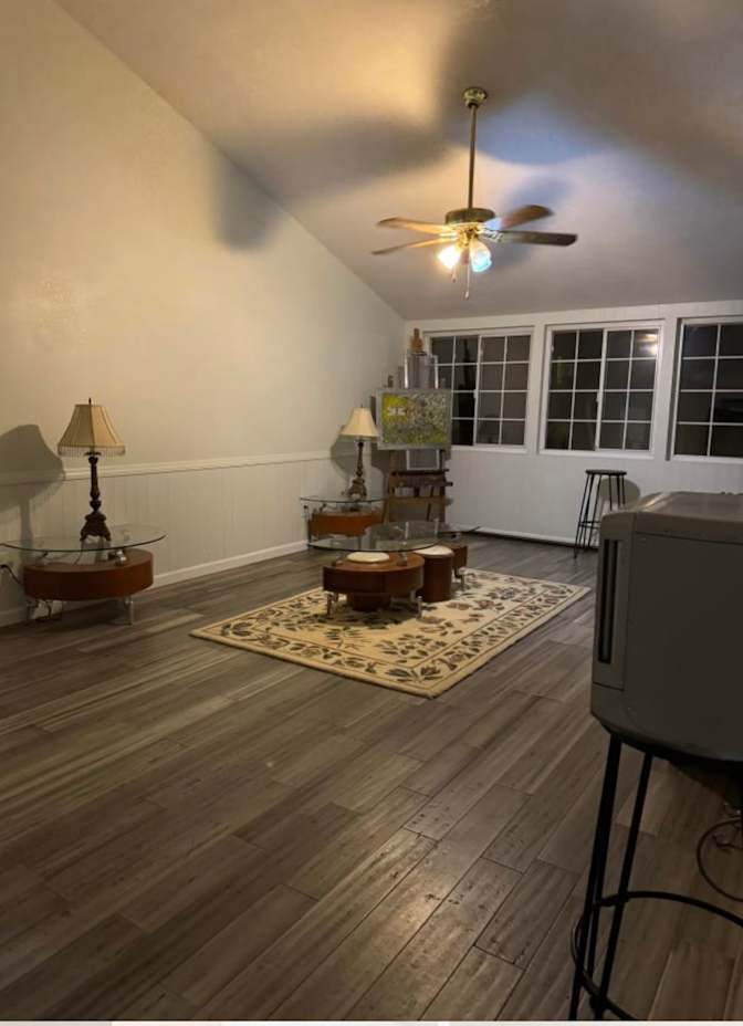 Benzo's room