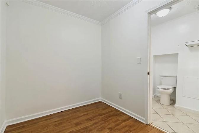 Alcove Rooms's room
