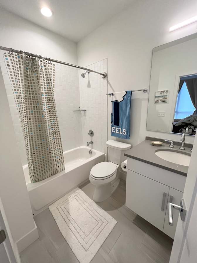 Alcove Rooms's room