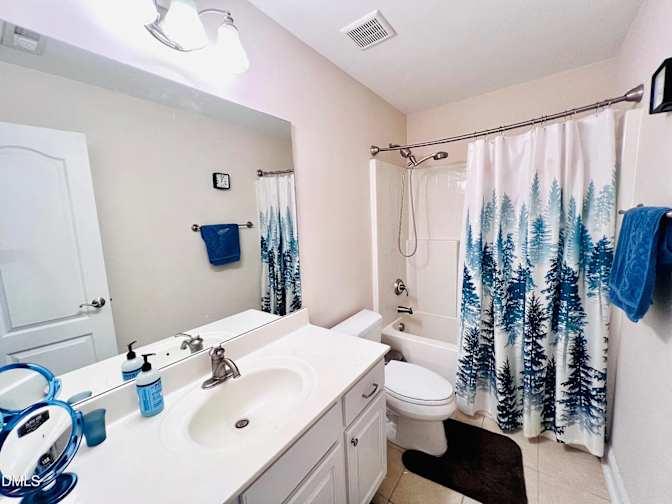 Alcove Rooms's room