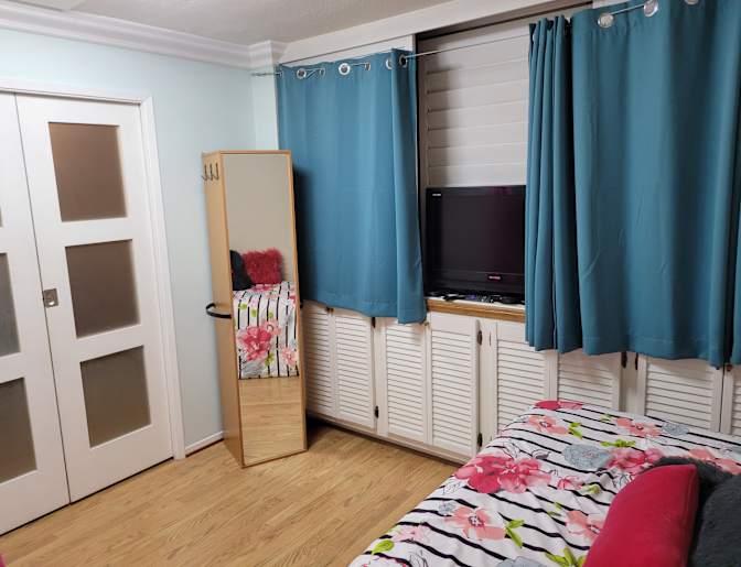 Elle's room