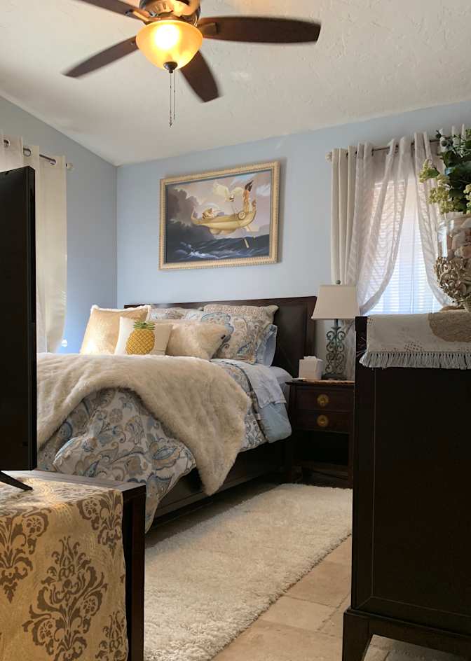 Stephanie Aleandri's room