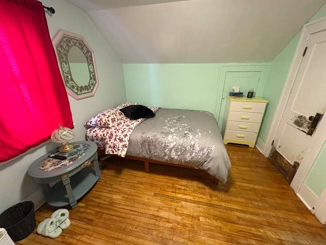 Jasmine's room