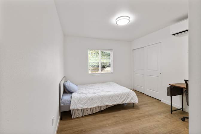 Annalyse's room