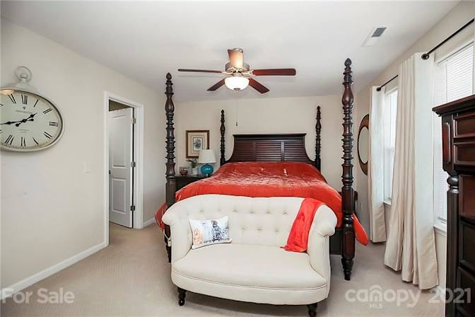 Alcove Rooms's room