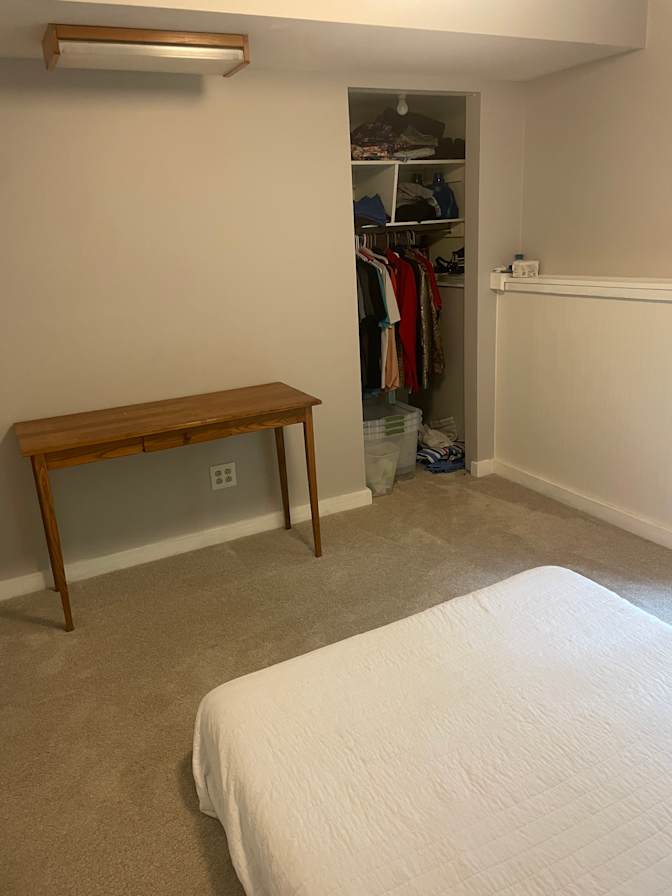 Leslie's room