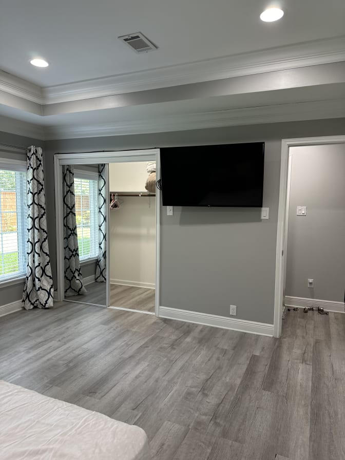 Rolando's room
