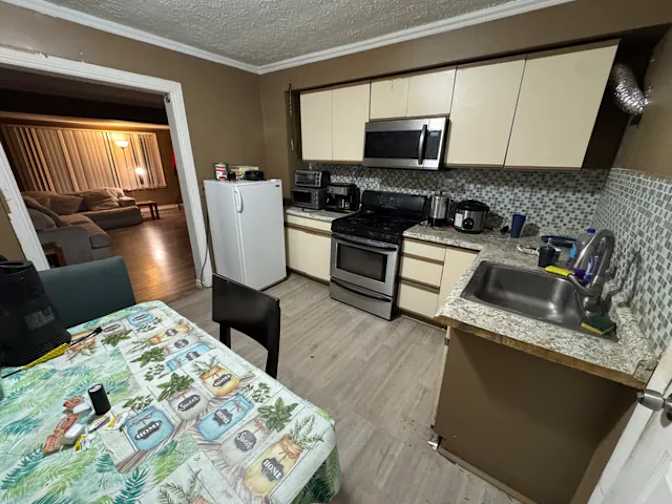 Furnished Private Room's room