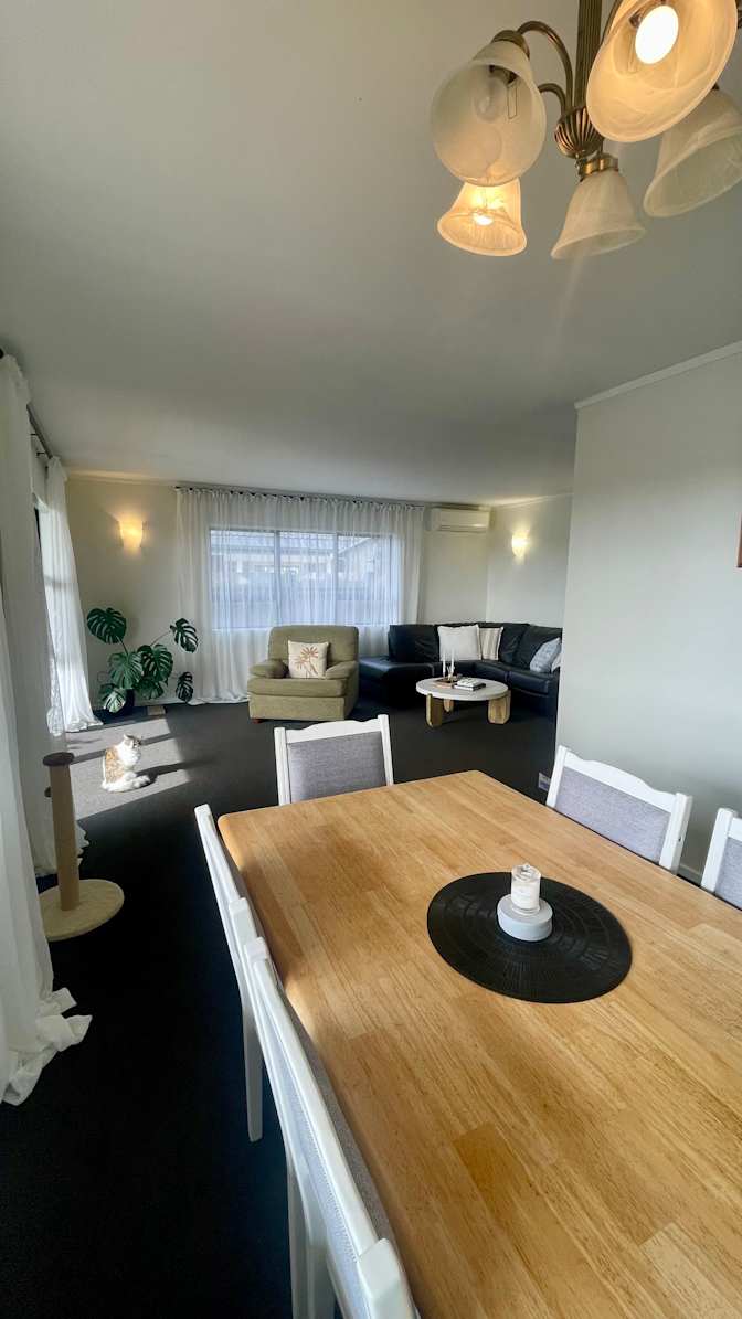 Felicity's room