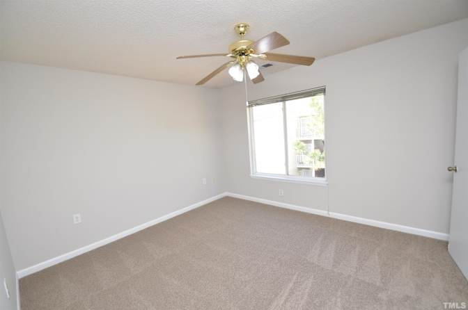 Alcove Rooms's room