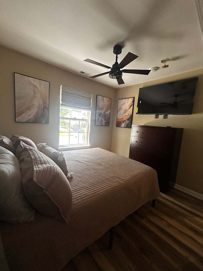 Alcove Rooms's room