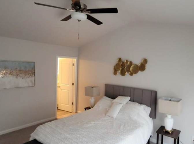 Alcove Rooms's room