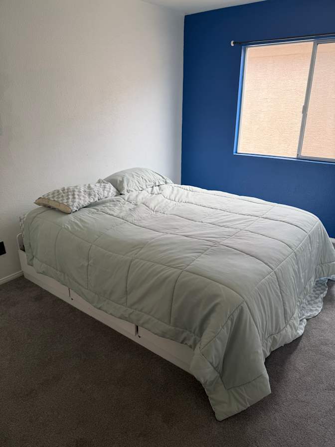 Jalenagfx's room