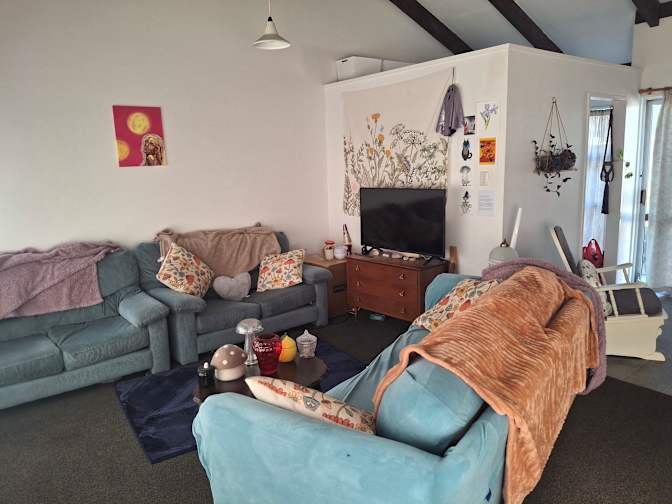 Vivian KM De Almeida's room