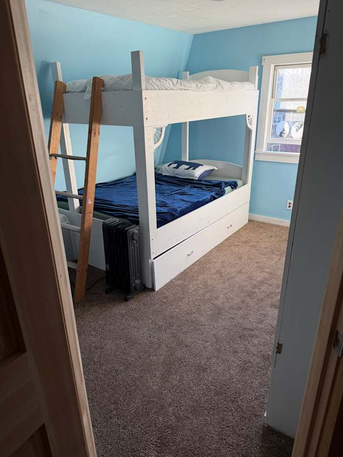 Keith E Strasser's room