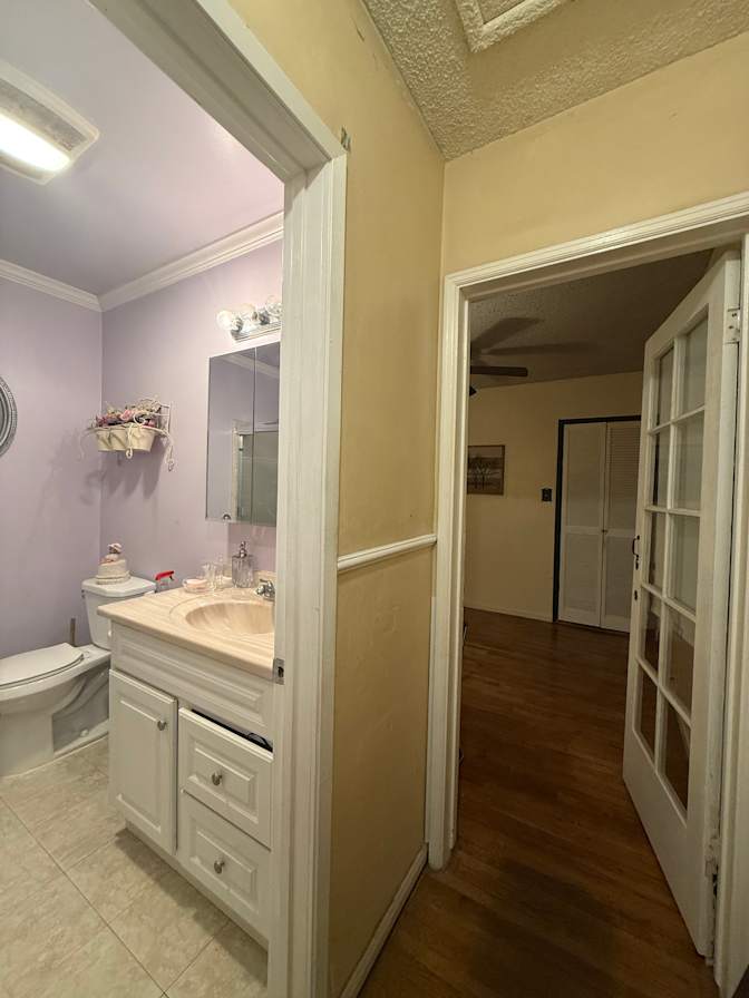 Enrique Lopez's room