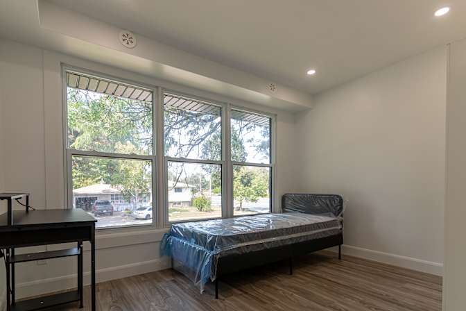 Linda Astafanos's room