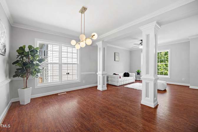 Alcove Rooms's room