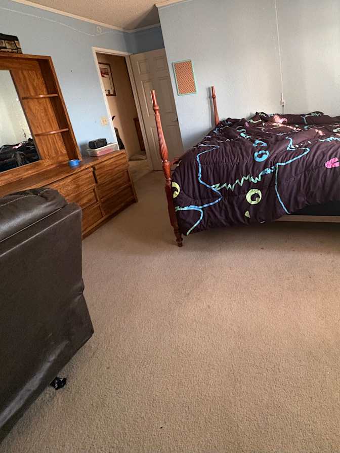 machelle pacheco's room