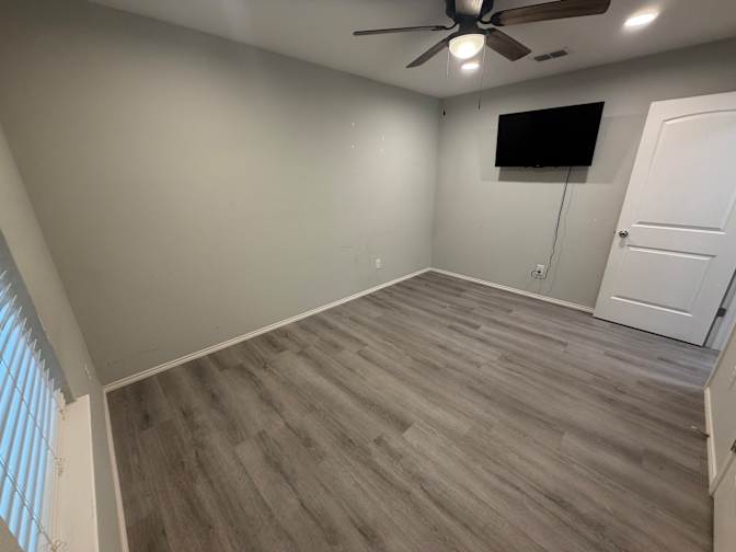 Thomas's room