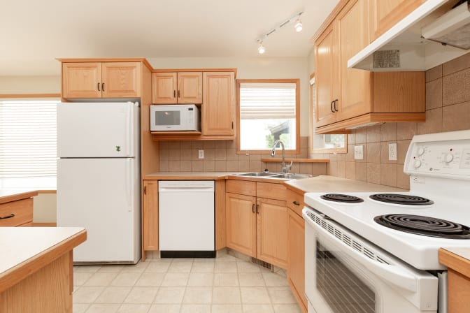 STUDENTS, INTERNS & YOUNG PROFESSIONALS's room