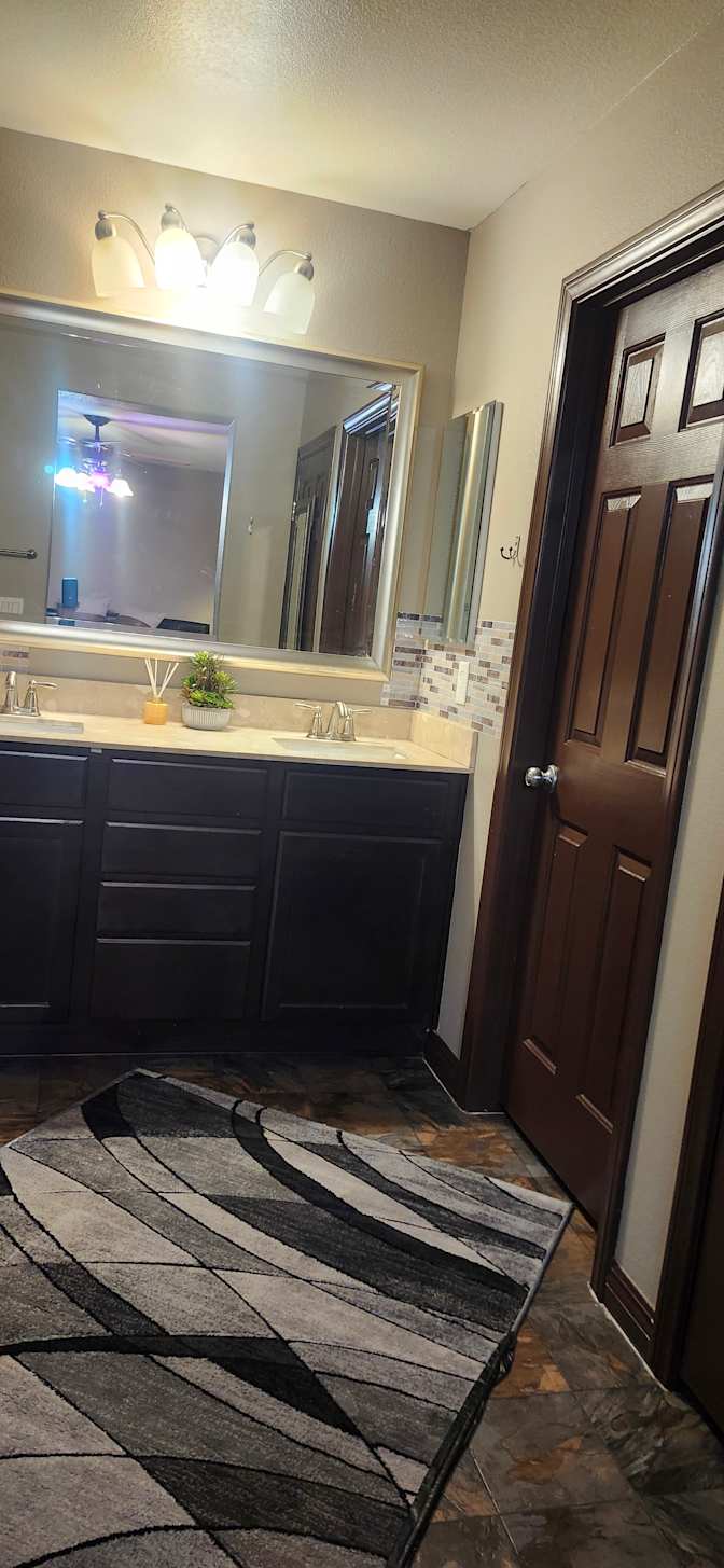Mike & Reese ( in profile pic)'s room