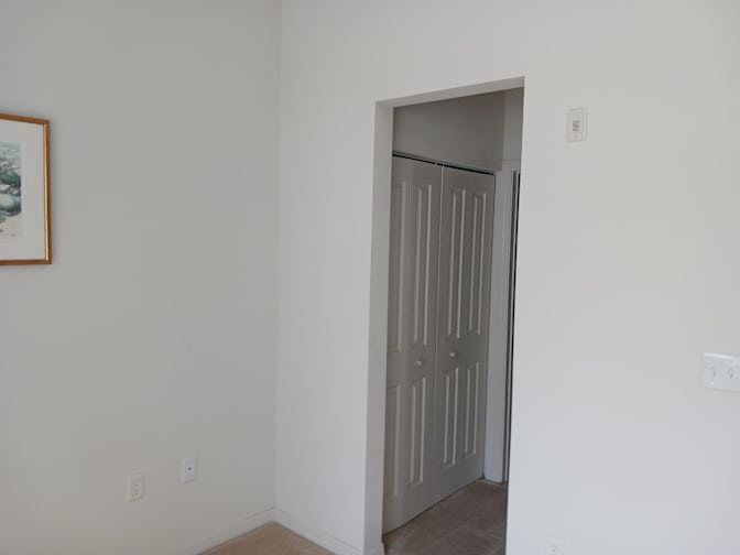 Roberto's room