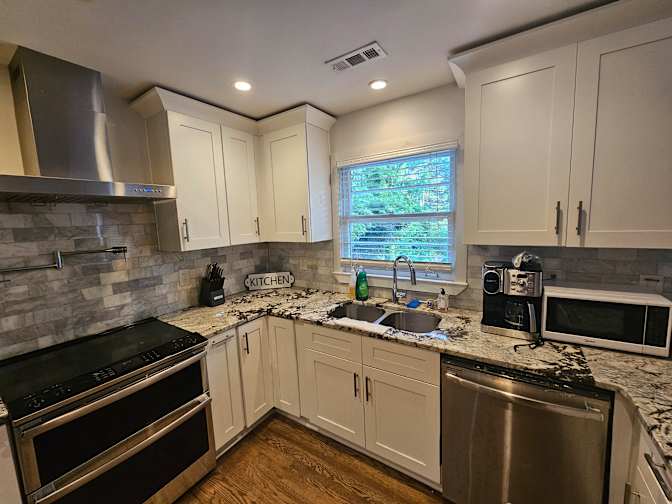 CL&C Property Management and Consulting's room