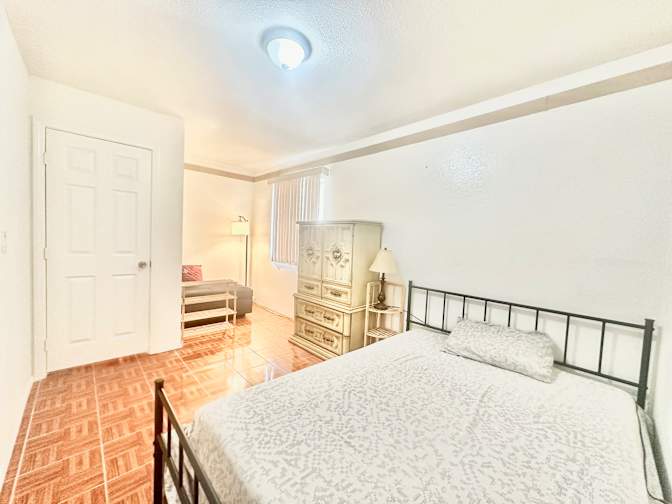 Ric's room