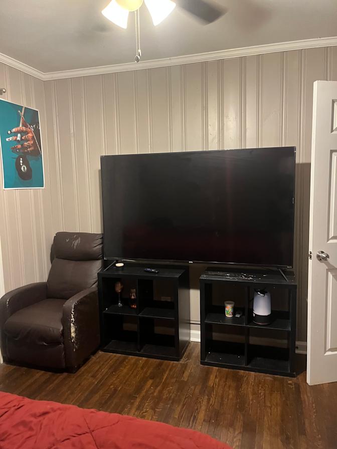 Tara M's room