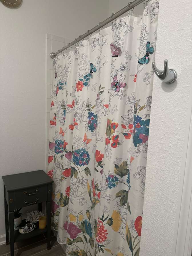 Dacia's room