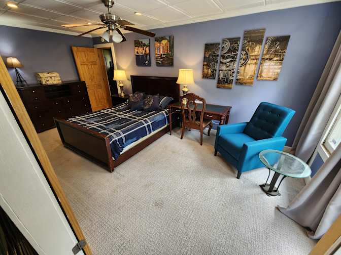wdrinshed's room