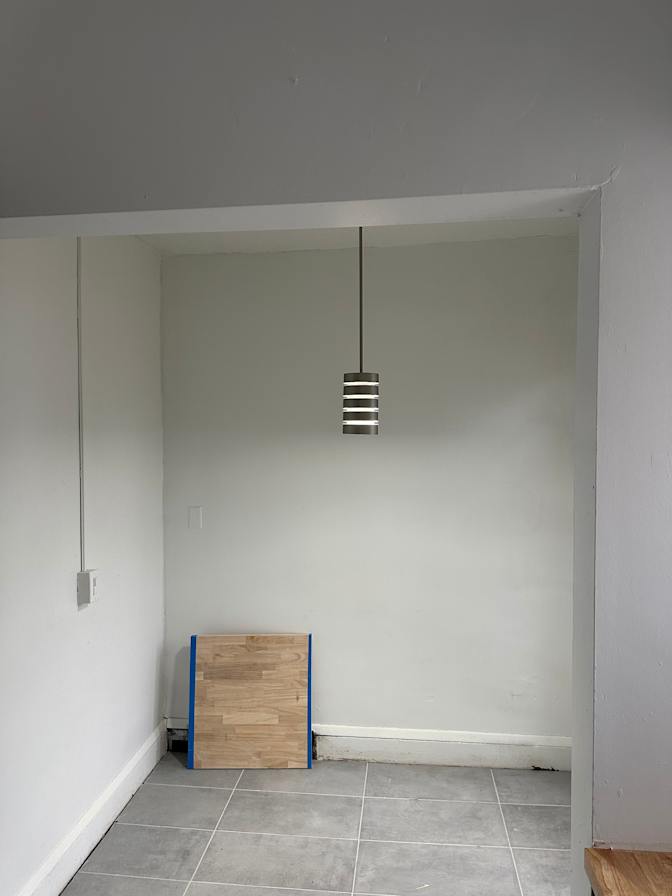 Dougie Mgmt's room