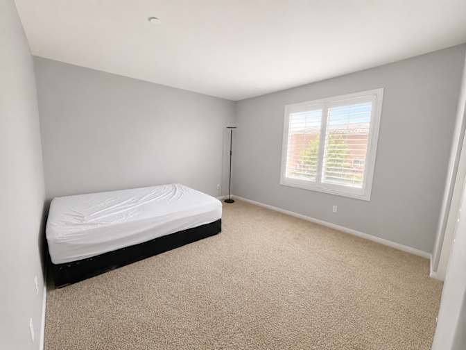 Dale Rosas's room