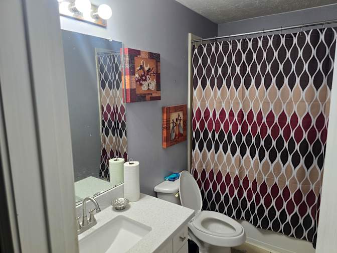 Aye's room
