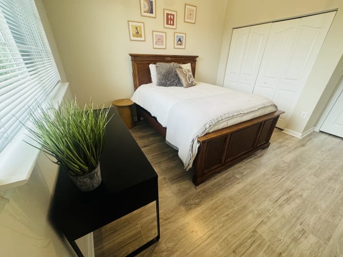 Jennifer's room