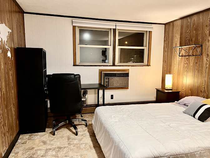 VIOLETA LOPEZ's room