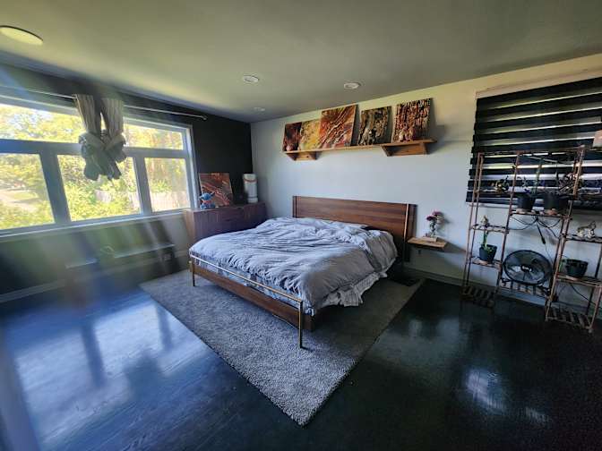 Patrick Vien's room