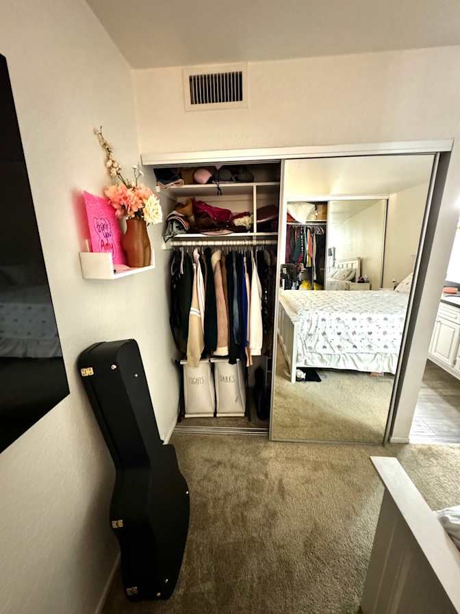 Emily Roslyn's room