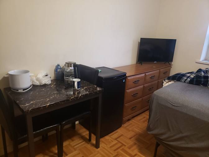 Glenda's room