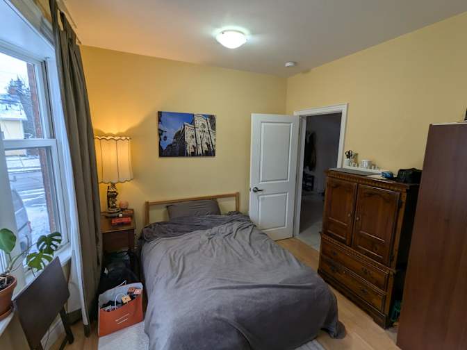 Max Midwinter's room