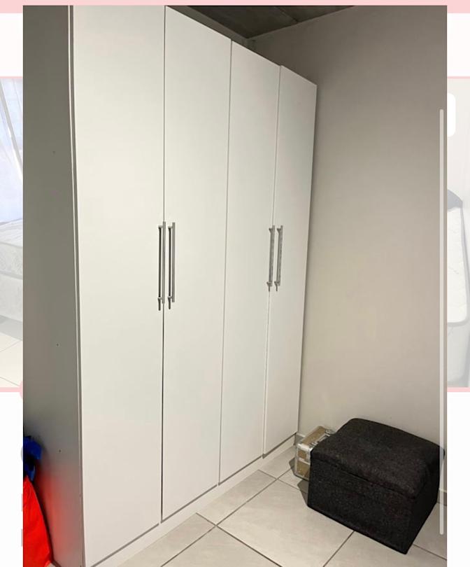 Cameren Hendricks's room