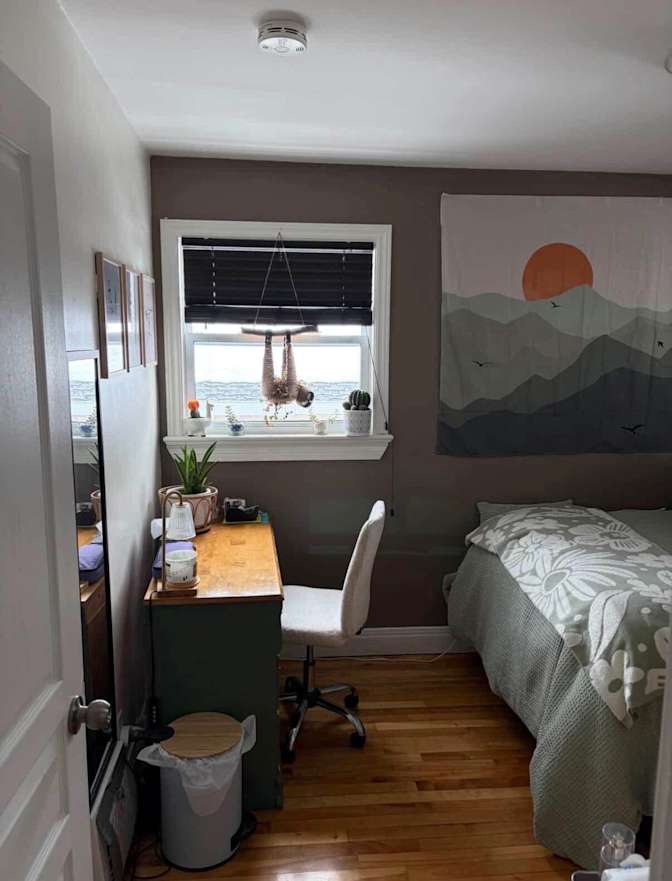 Kiana's room