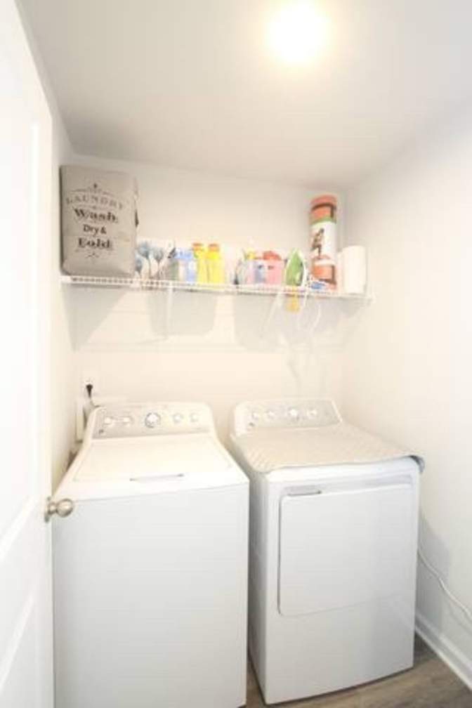 Alcove Rooms's room