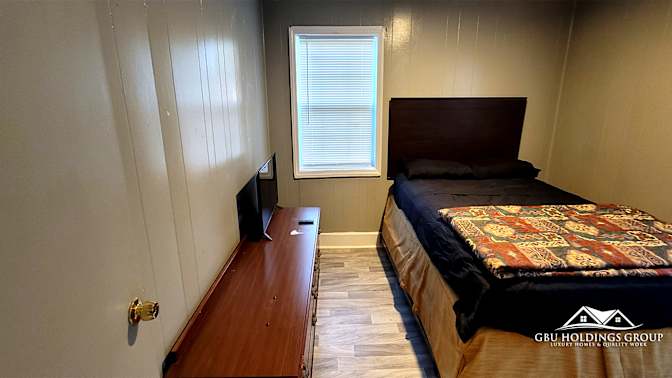 GBU Holdings Group's room