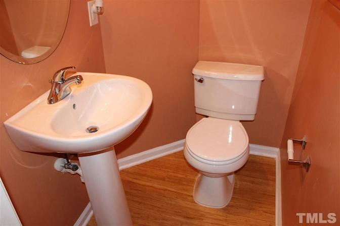 Alcove Rooms's room