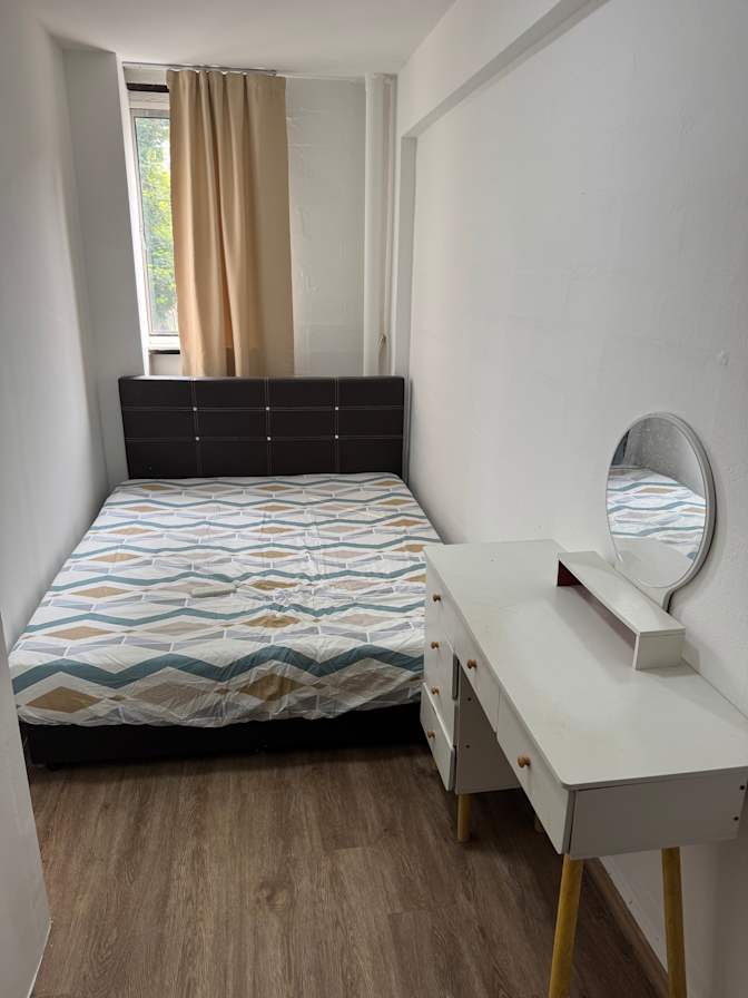 Francis Oh's room