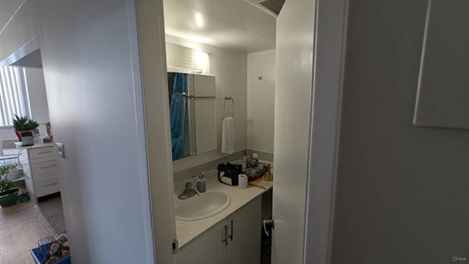 Reza's room
